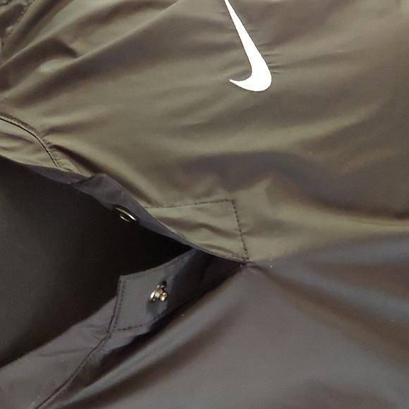 Nike - Picture 2 of 14